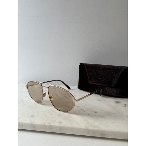 NEW Tom Ford FT1095 Ken Photochromic Aviator Sunglasses - Picture 2 of 8